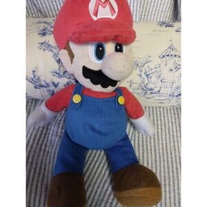 Nintendo Super Mario plush toy 2004 16"